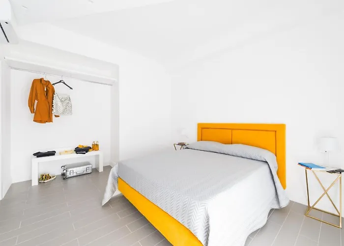 Wabi-sabi Flats سورينتو