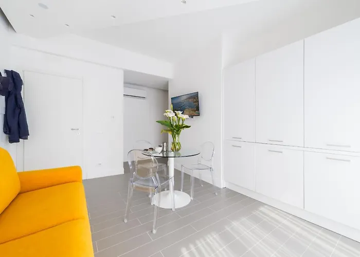 Wabi-sabi Flats * سورينتو